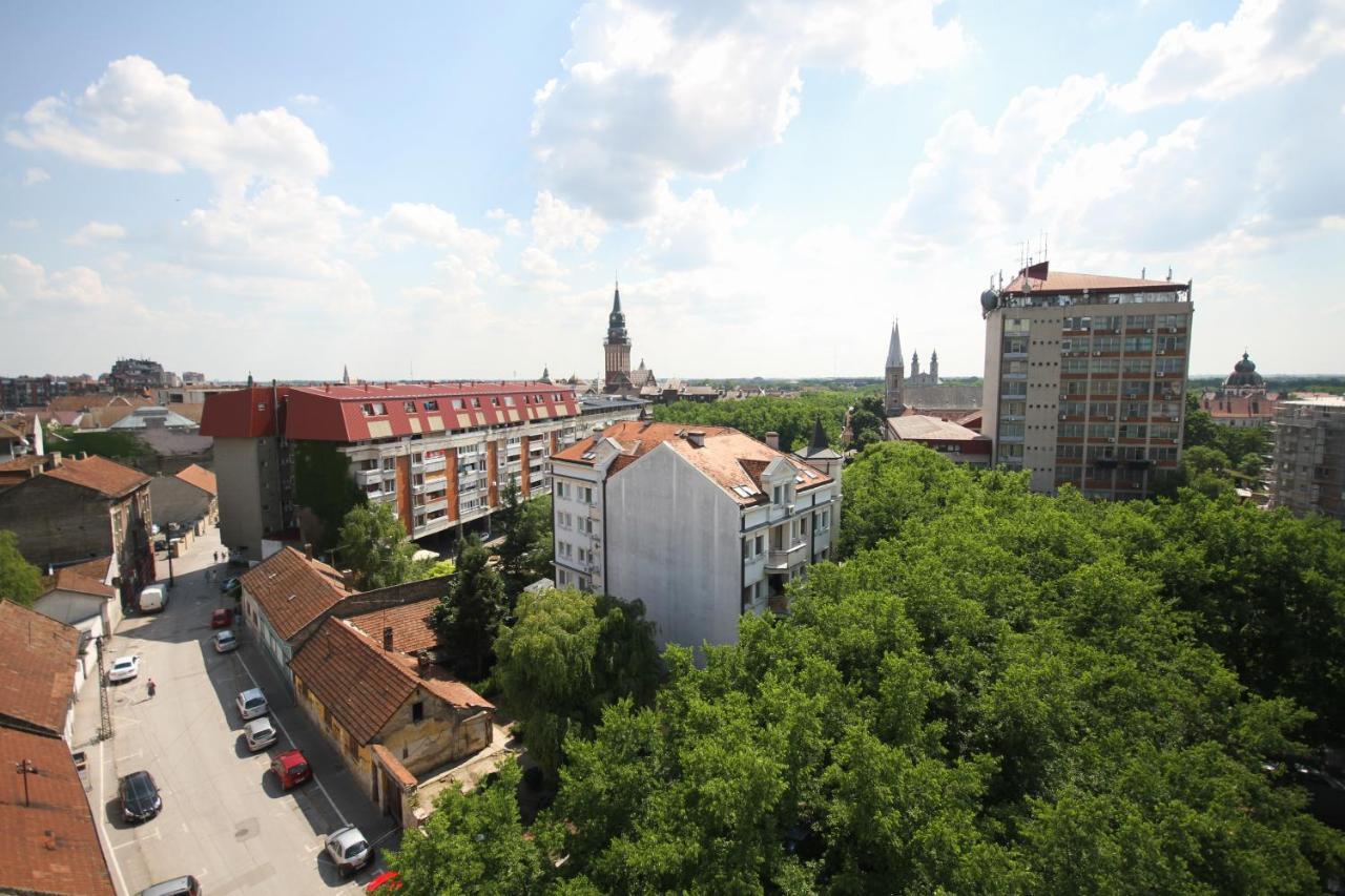 Hotel Galleria Суботица Экстерьер фото